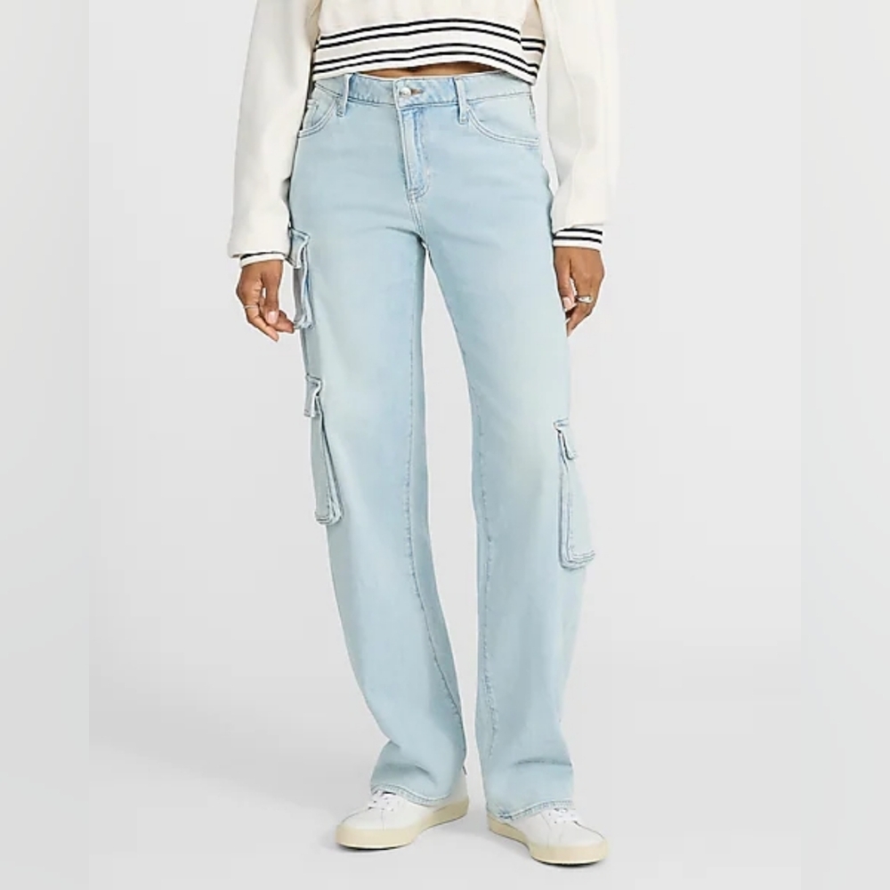 Express Low Rise Light Wash Relaxed Straight Cargo Jeans